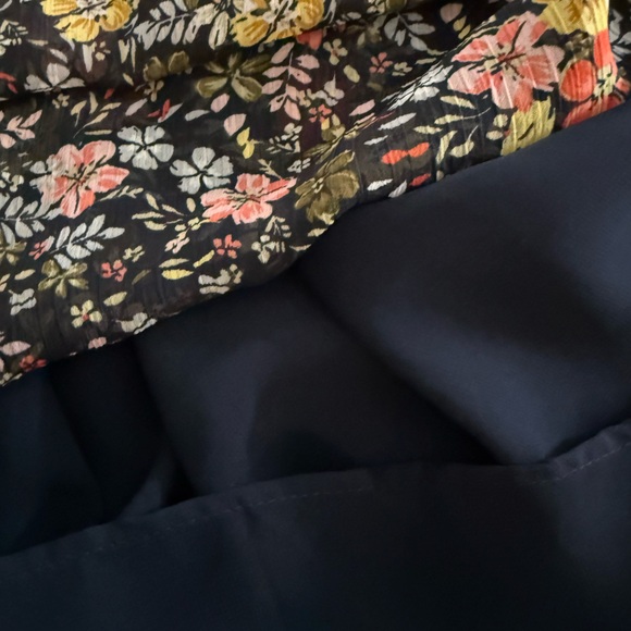 Ann Taylor Loft Floral Print Top Chiffon Multicolor Small Petite Coquette $69 - Picture 4 of 5